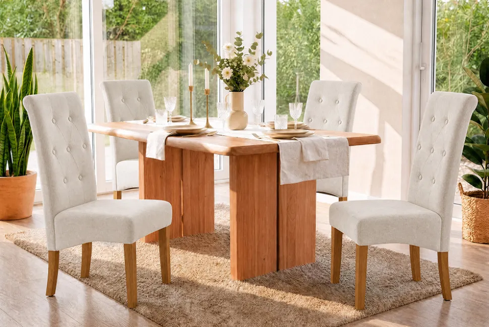 Design Stuhl CASA beige Leinen Massivholzbeine mit Zierknöpfen und Nackenrolle