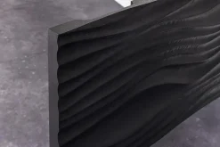 Design TV-Board WAVE 160cm schwarz Mangoholz mit 3D Schnitzereien hängend
