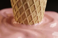 Einzigartiger Bartisch ICE CREAM 105cm beige rosa runde Tischplatte Glas handmade