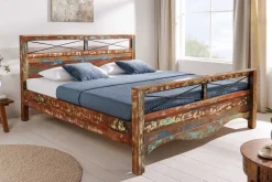 Einzigartiges Bett JAKARTA 185cm braun bunt aus recycelten Fischerbooten Massivholz