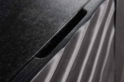 Massives TV-Lowboard SCORPION 200cm schwarz hängend Mangoholz 3D-Design