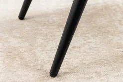 Moderner Hocker SCANDINAVIA champagner greige Bouclé schwarze Metallbeine Fußhocker
