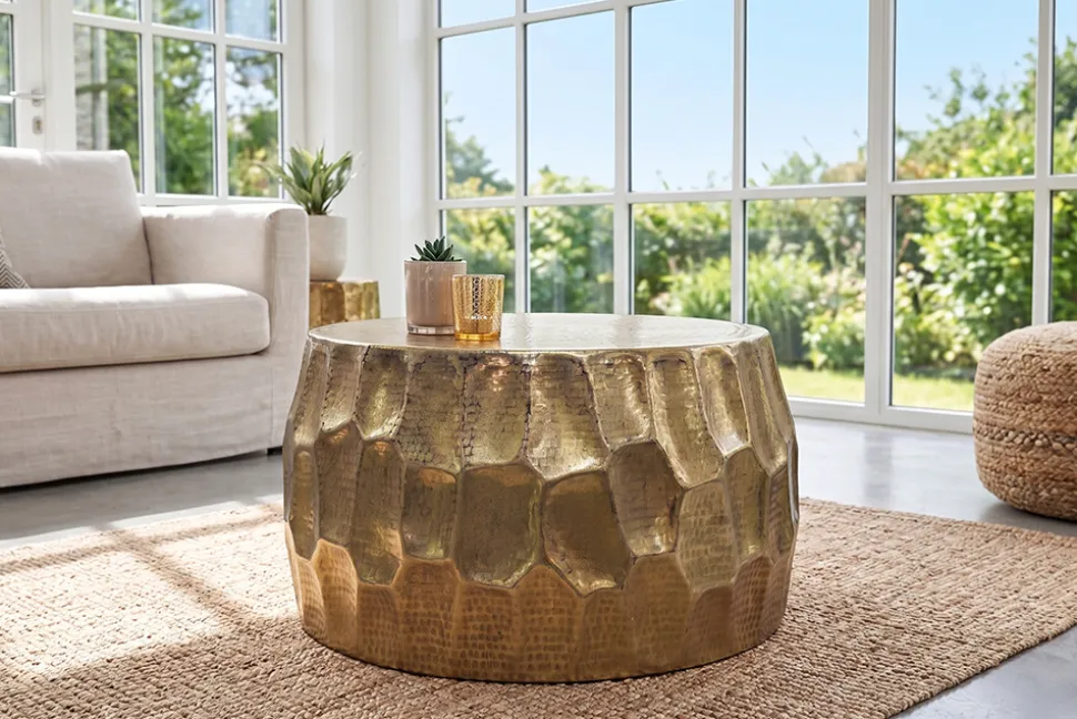 Runder Couchtisch ORGANIC ORIENT 70cm gold Metall Hammerschlag 3D-Design handmade