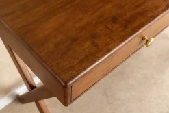 Stilvoller Konsolentisch SECRETARIO 110cm braun Akazie gold mit Schubladen