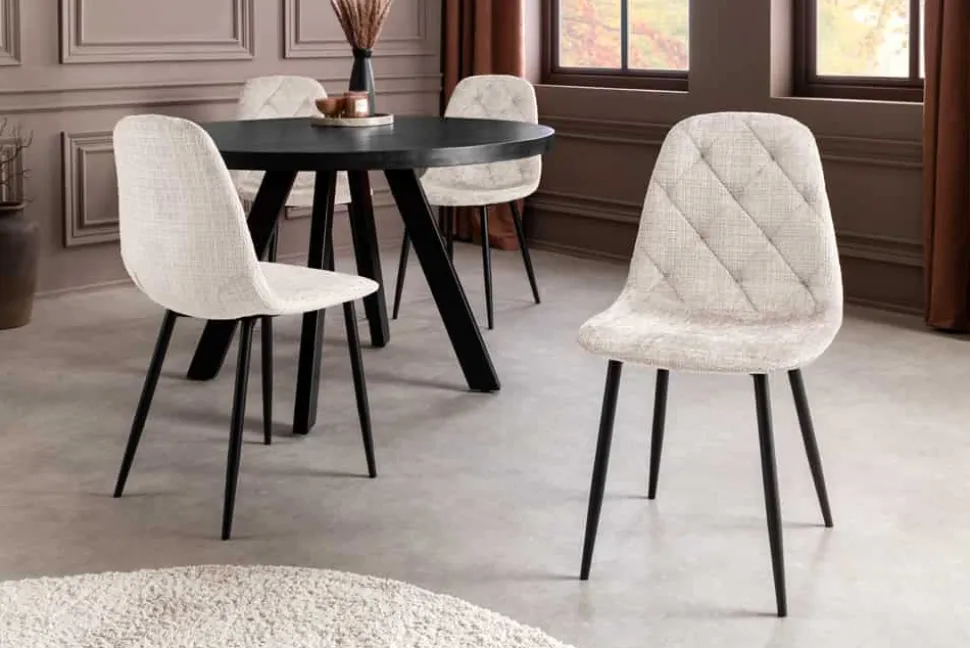 Stilvoller Stuhl GLAMM champagner beige Chenille Cremona mit Rauten-Steppung schwarz Metall